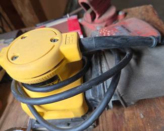 DEWALT DW411 Random Orbit Sander