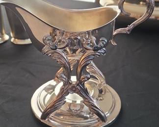 Victorian Silver-Plated Gravy Boat with Stand - Sheridan Pattern
