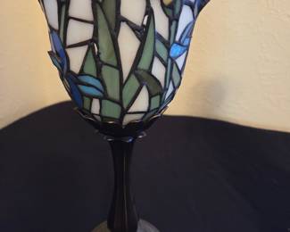 Stained Glass Candle Lamp with Floral Motif