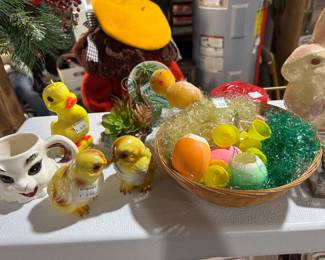 Lefton like baby chicks figurines