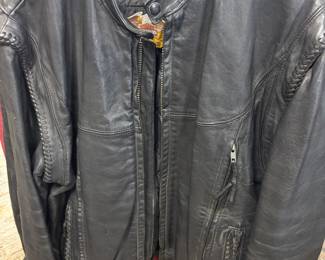 Harley Davidson Black Leather Coat w/zip out Sleeves