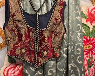 Renaissance-style brocade bodice And skirt 