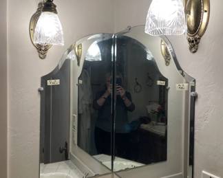 Beveled matching mirrors - Wall mount lamps