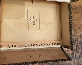 Alpha index of "The Midget" file