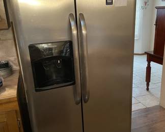 Frigidaire Refrigerator - 2017.  Excellent condition