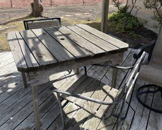 Outdoor table and chairs