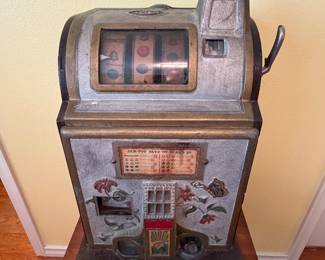 1929 5-cent Mill Poinsettia Slot Machine