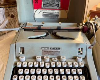 Vintage Hermes 3000 Typewriter