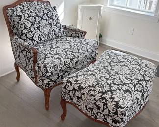 Bergre Chair With Ottoman