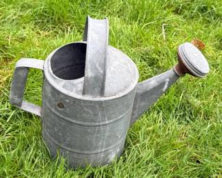 138 VintageGalvanizedSteelWateringCan