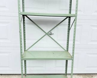 167 MetalShelvingUnit