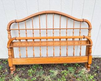 46 VintageEthanAllenWoodenQueenBedFramewBrassAccents