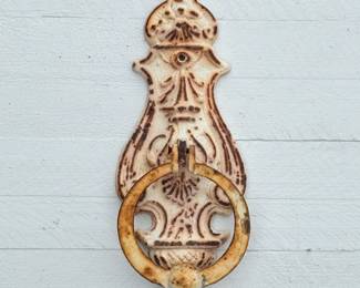 109 RusticCastIronDoorKnocker