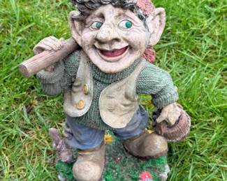 31 OutdoorGardenStatue