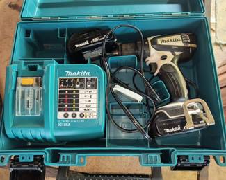 Makita 18 volt drill