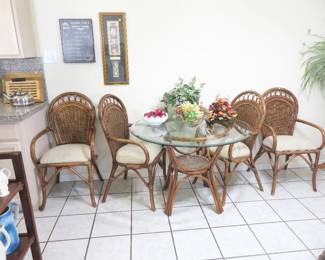 Rattan table and chairs - Metalcraft