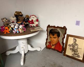 Elvis corner!