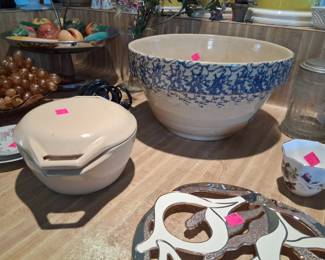 Robinson Ransbottom Mixing Bowl, Copco Denmark enameled cast iron pot