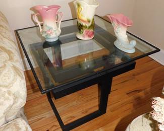 CONTEMPORARY GLASS TOP TABLE