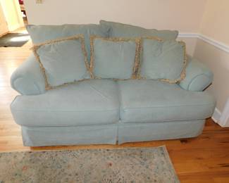 SOFA EXPRESS LOVESEAT
