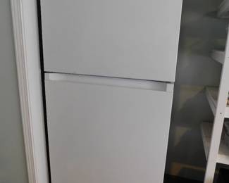 SAMSUNG REFRIGERATOR