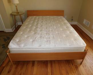VINTAGE DANISH MODERN QUEEN SIZE BED