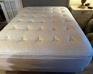 Queen, bed mattress, boxspring, shown uncovered for you