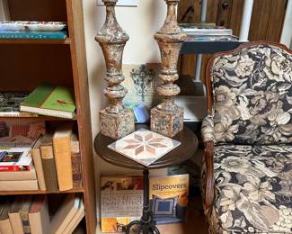 Round wood top iron base side table and tall decor posts