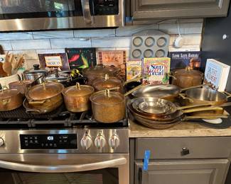 Copper pots and pans , 17 to choose from, all vintage wonderful