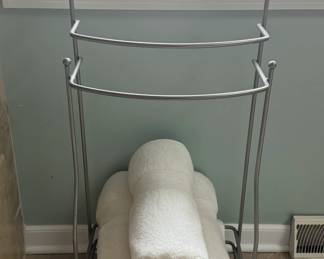bathroom towel rack