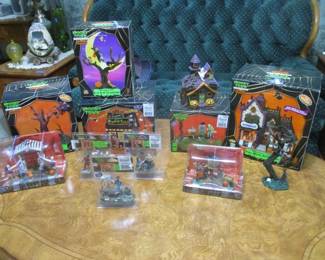 Lemax Spooky Town
