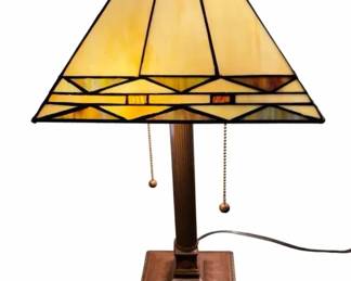 011 Stained Glass Shade Table Lamp 1 of 2