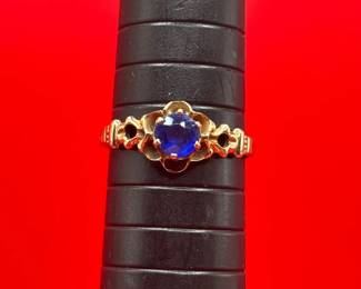 004 14K Gold Ring with Blue Gemstone