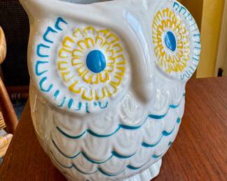 He's even cuter in person! ($4 ceramic owl vase, 6" tall)