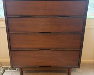 MCM dresser (Unmarked)