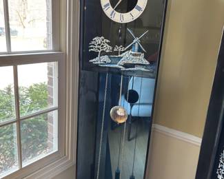 Grandmother clock (glass)