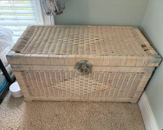 	#16		Vintage White Wicker Storage Trunk - 31x15x15.5	 $ 30.00 																							