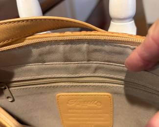 	#81	KW	Vintage Fossil Tan Woven Leather Shoulder Bag - 10.5x8.5 - Adjustable Strap *FIRM*	 $ 50.00 		