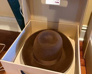 	#82	KW	NEW Helen Kaminski Australia Chocolate "Gina" Felt Hat - One Size - Original Box *FIRM*	 $ 70.00 		