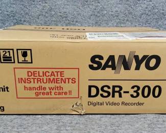 DW095 Sanyo DSR300 Digital Video Recorder NIB