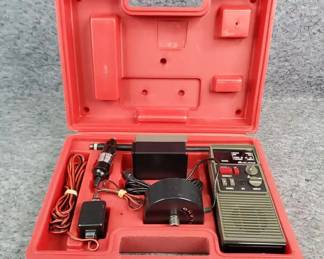 DW044 Vintage Portable Midland Ready Rescue II 40 Channel CB Radio