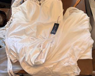 New still in packing wedding dress 