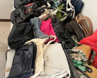 Large selection, ladies handbags