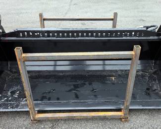 2026 GIYI GY-KH72 Skid Steer 4 In 1 Bucket, Unused 