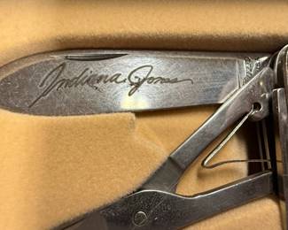 United Cutlery Young Indiana Jones Adventure Knife Gift Set