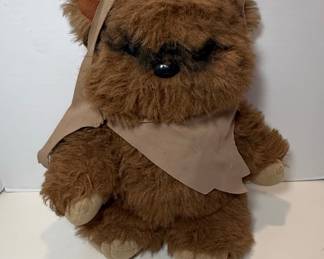 Kenner Star Wars "Return of the Jedi" Wicket the Ewok Plush Toy