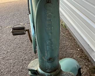 1950s Schwinn Hollywood Style Cruiser Bicycle