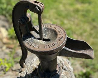 Antique Cast Iron Hand Water Pump