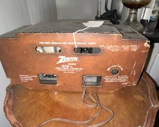 Zenith Model T-524V AM Clock Radio