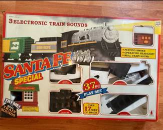 Santa Fe Special 37 Pc Electronic Train Sounds Play Set